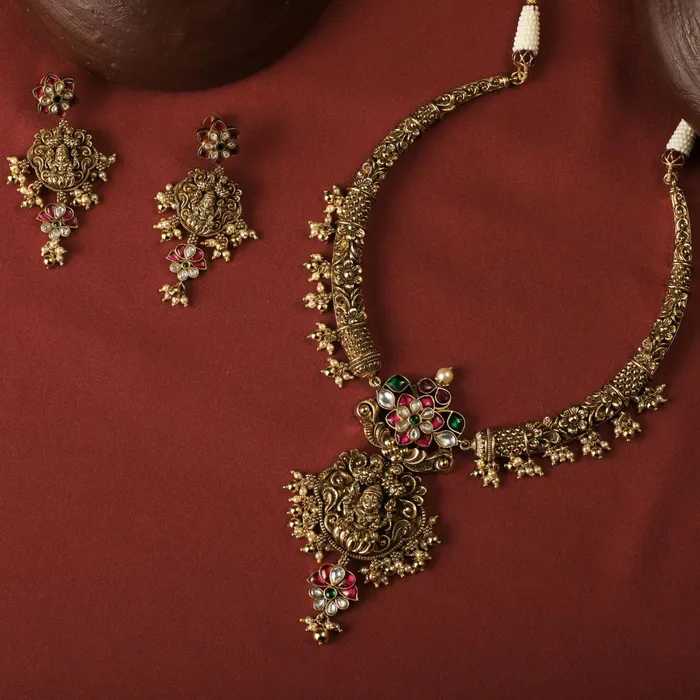 Necklaces Sulochana Nakshi Antique Silver Hasli Necklace Set SILVER