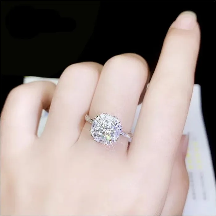 Rings Luxus Moissanite Rings Jewelry White Gold Plated Silver Halo Moissanite Trendy Engagement Ring 1ct Center Stone