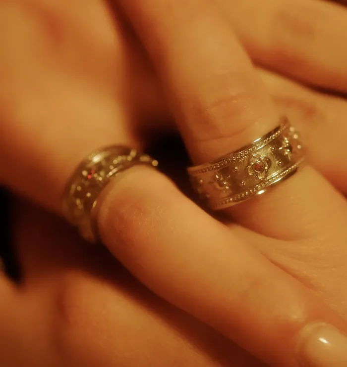 YORDY Luxury Fashion Jewelry Rings Lovers Eclipse Moon Ring