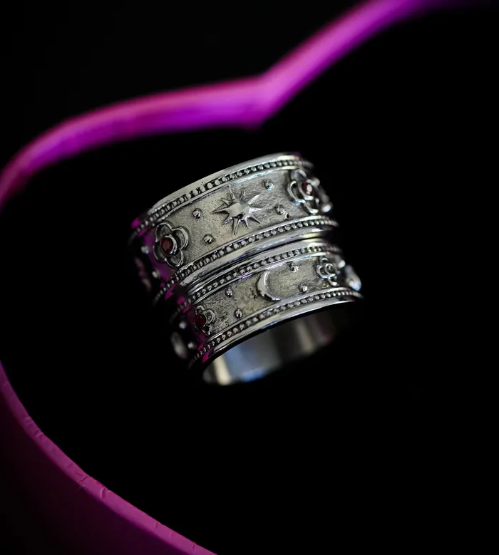YORDY Luxury Fashion Jewelry Rings Lovers Eclipse Moon Ring